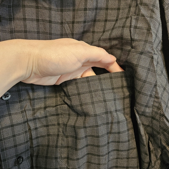 Haggar Clothing Men's Button-Down Shirt (XLT) - Picture 5 of 8